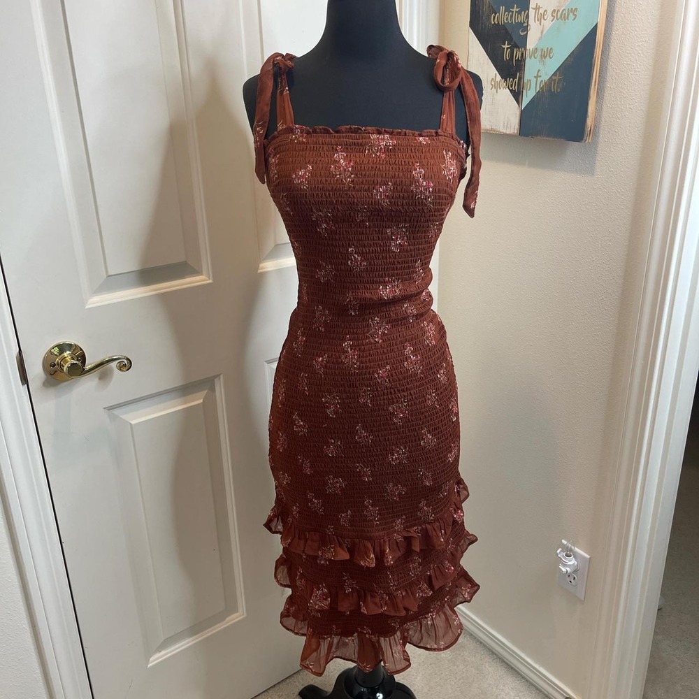 Abrecombie tie strap smocked midi dress